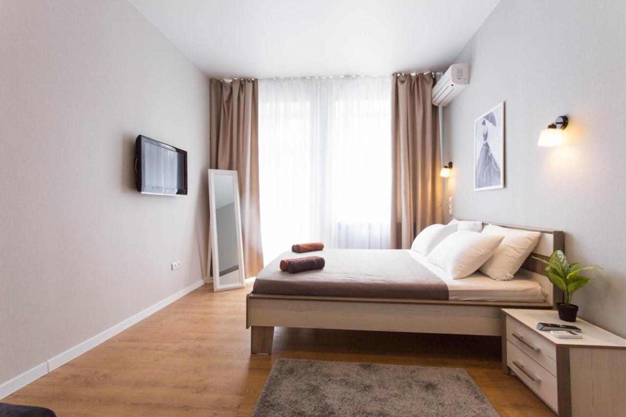 Modern Studio Beside Metro Yaroslava Mudroho, Universytet - Chernyshevska Str 95-7 Kharkov Ngoại thất bức ảnh