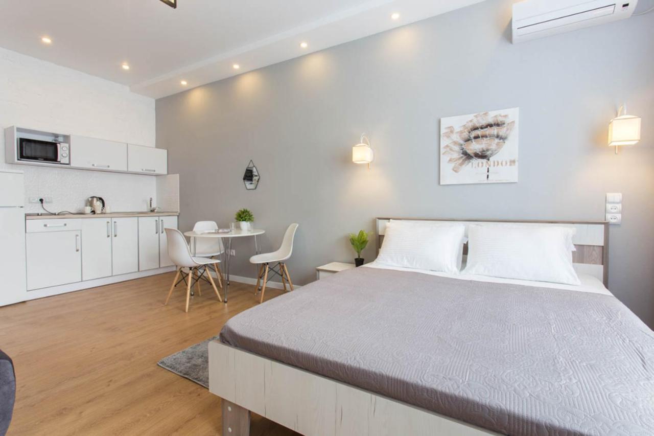 Modern Studio Beside Metro Yaroslava Mudroho, Universytet - Chernyshevska Str 95-7 Kharkov Ngoại thất bức ảnh