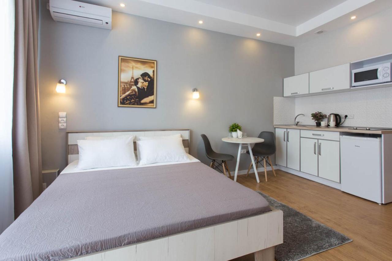 Modern Studio Beside Metro Yaroslava Mudroho, Universytet - Chernyshevska Str 95-7 Kharkov Ngoại thất bức ảnh