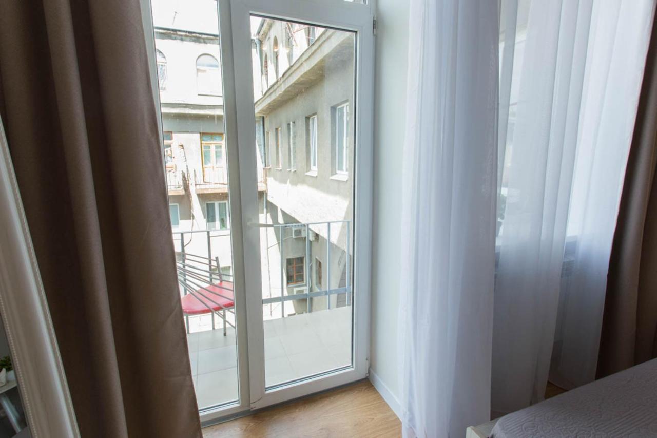 Modern Studio Beside Metro Yaroslava Mudroho, Universytet - Chernyshevska Str 95-7 Kharkov Ngoại thất bức ảnh