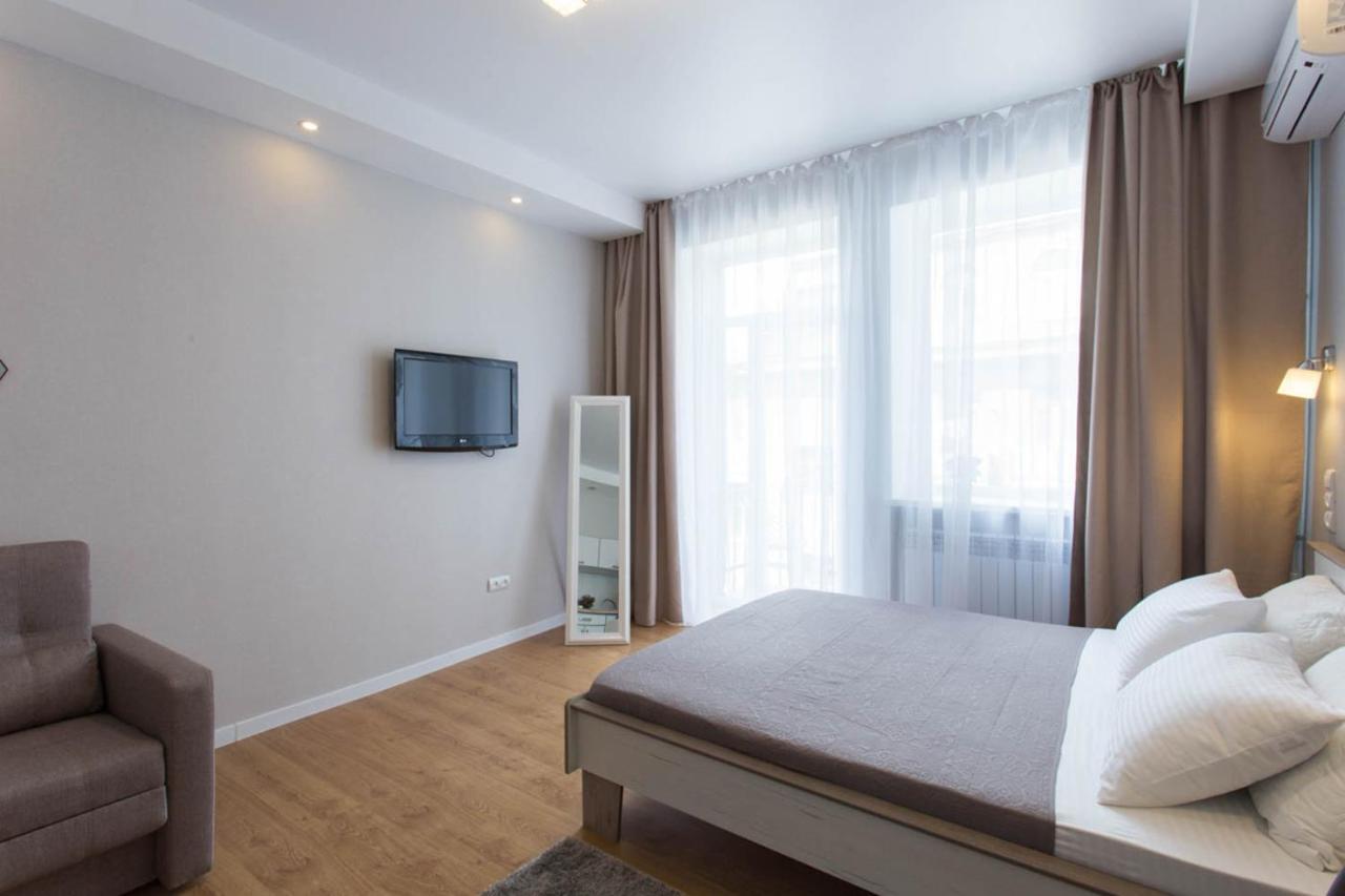 Modern Studio Beside Metro Yaroslava Mudroho, Universytet - Chernyshevska Str 95-7 Kharkov Ngoại thất bức ảnh