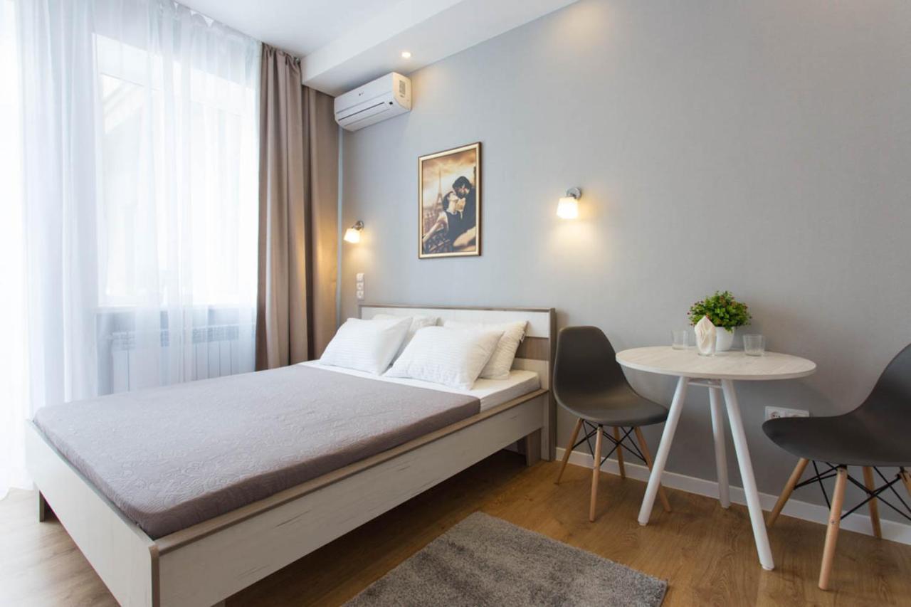 Modern Studio Beside Metro Yaroslava Mudroho, Universytet - Chernyshevska Str 95-7 Kharkov Ngoại thất bức ảnh