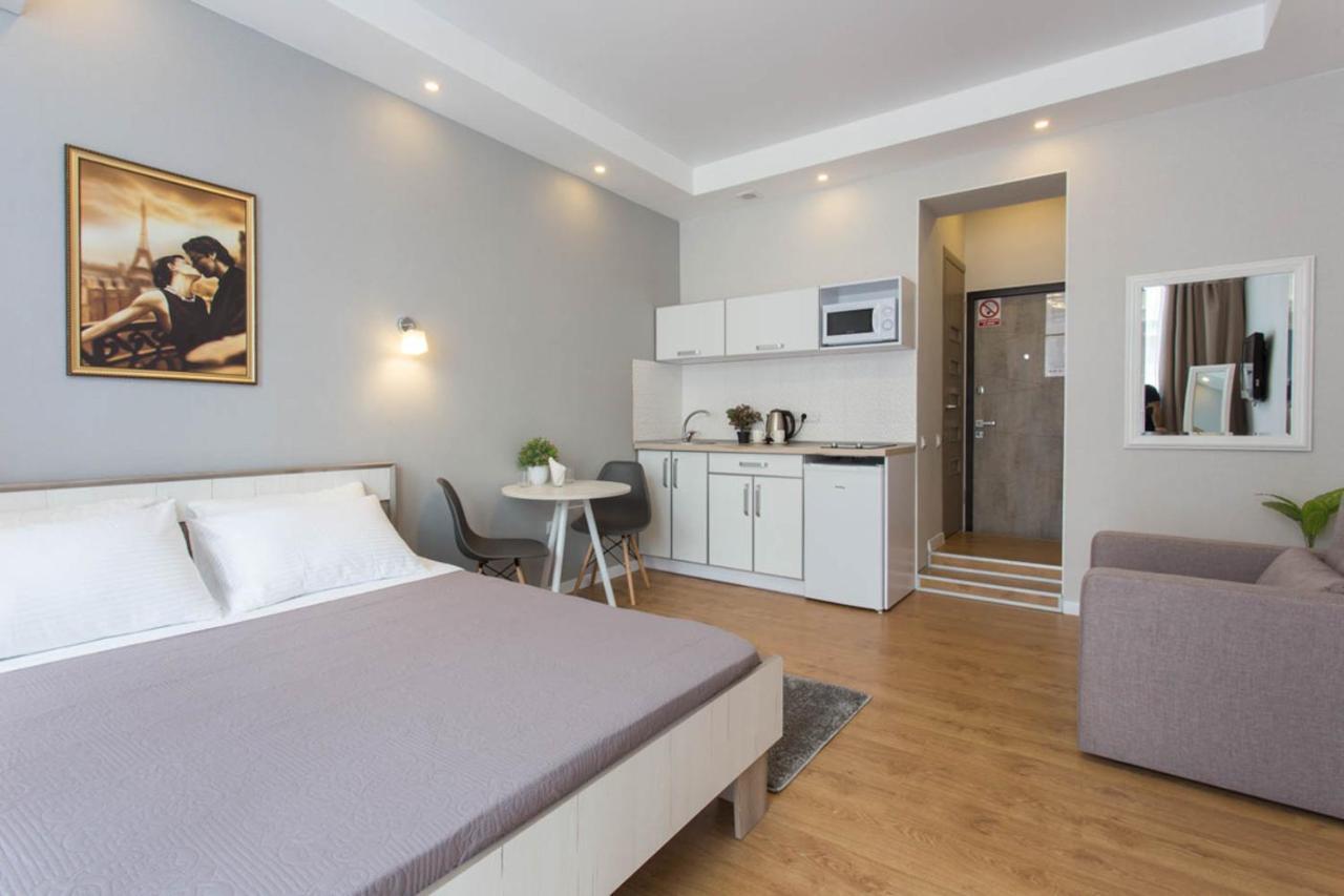 Modern Studio Beside Metro Yaroslava Mudroho, Universytet - Chernyshevska Str 95-7 Kharkov Ngoại thất bức ảnh