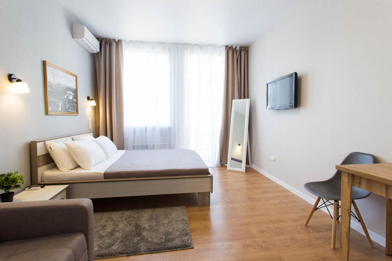 Modern Studio Beside Metro Yaroslava Mudroho, Universytet - Chernyshevska Str 95-7 Kharkov Ngoại thất bức ảnh