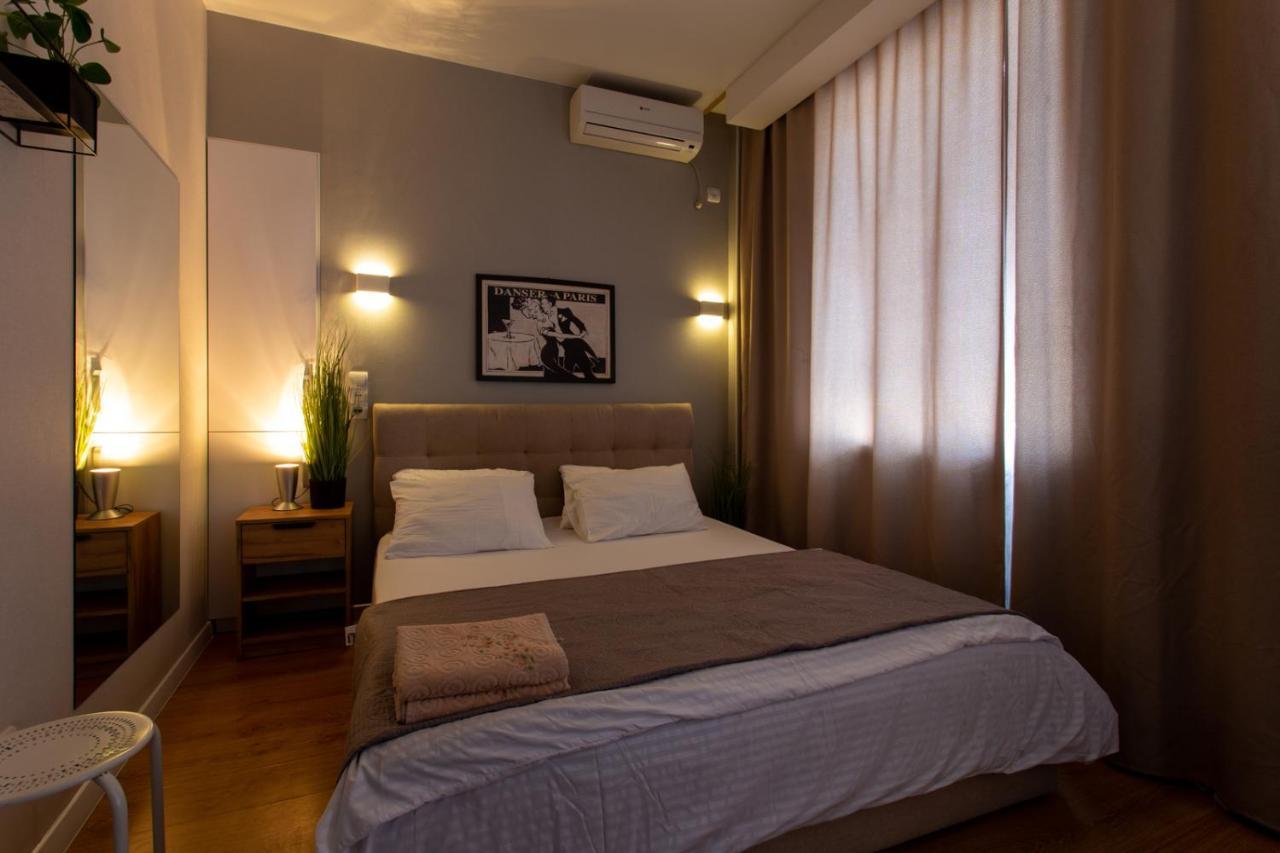 Modern Studio Beside Metro Yaroslava Mudroho, Universytet - Chernyshevska Str 95-7 Kharkov Ngoại thất bức ảnh