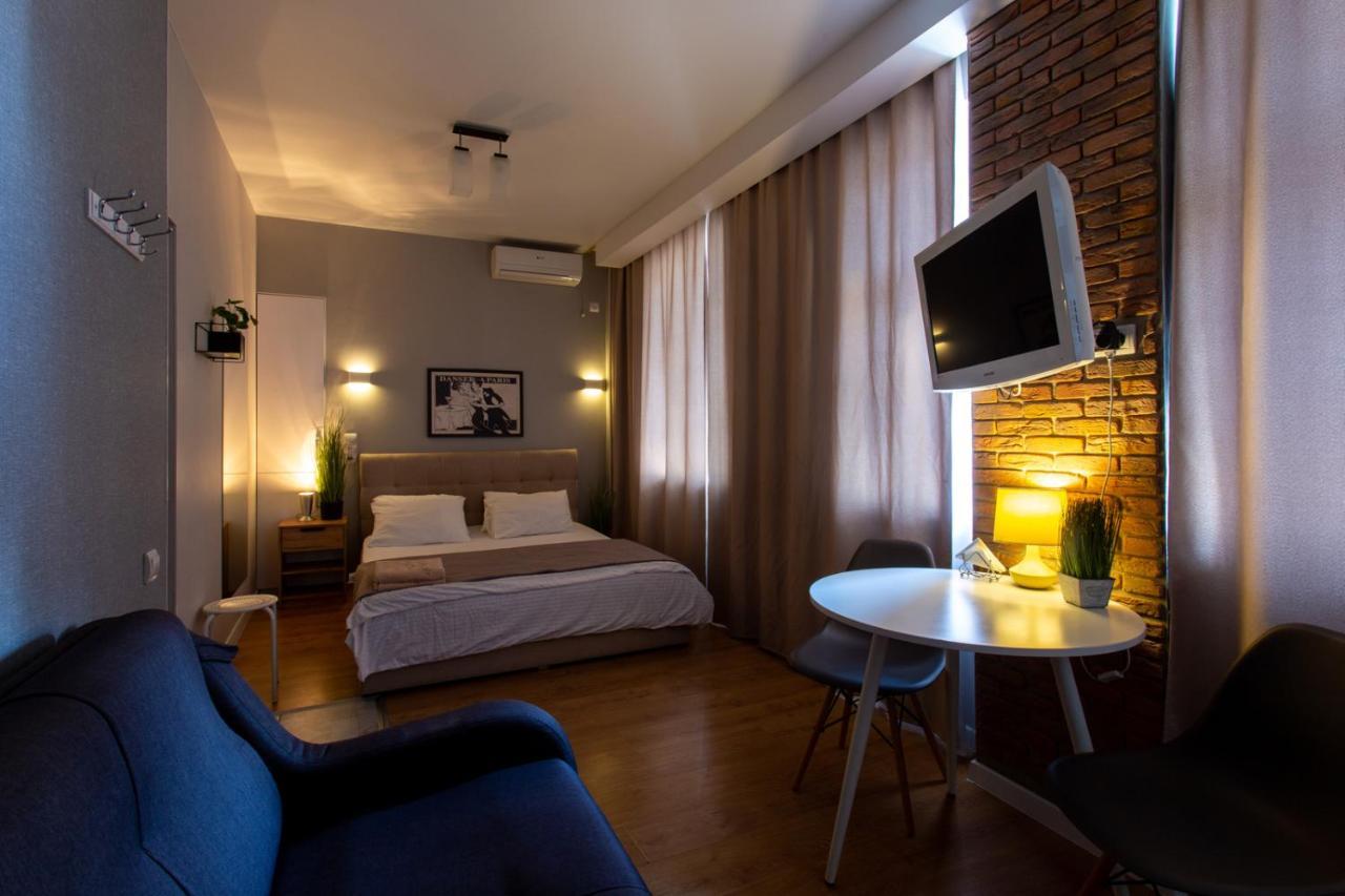 Modern Studio Beside Metro Yaroslava Mudroho, Universytet - Chernyshevska Str 95-7 Kharkov Ngoại thất bức ảnh