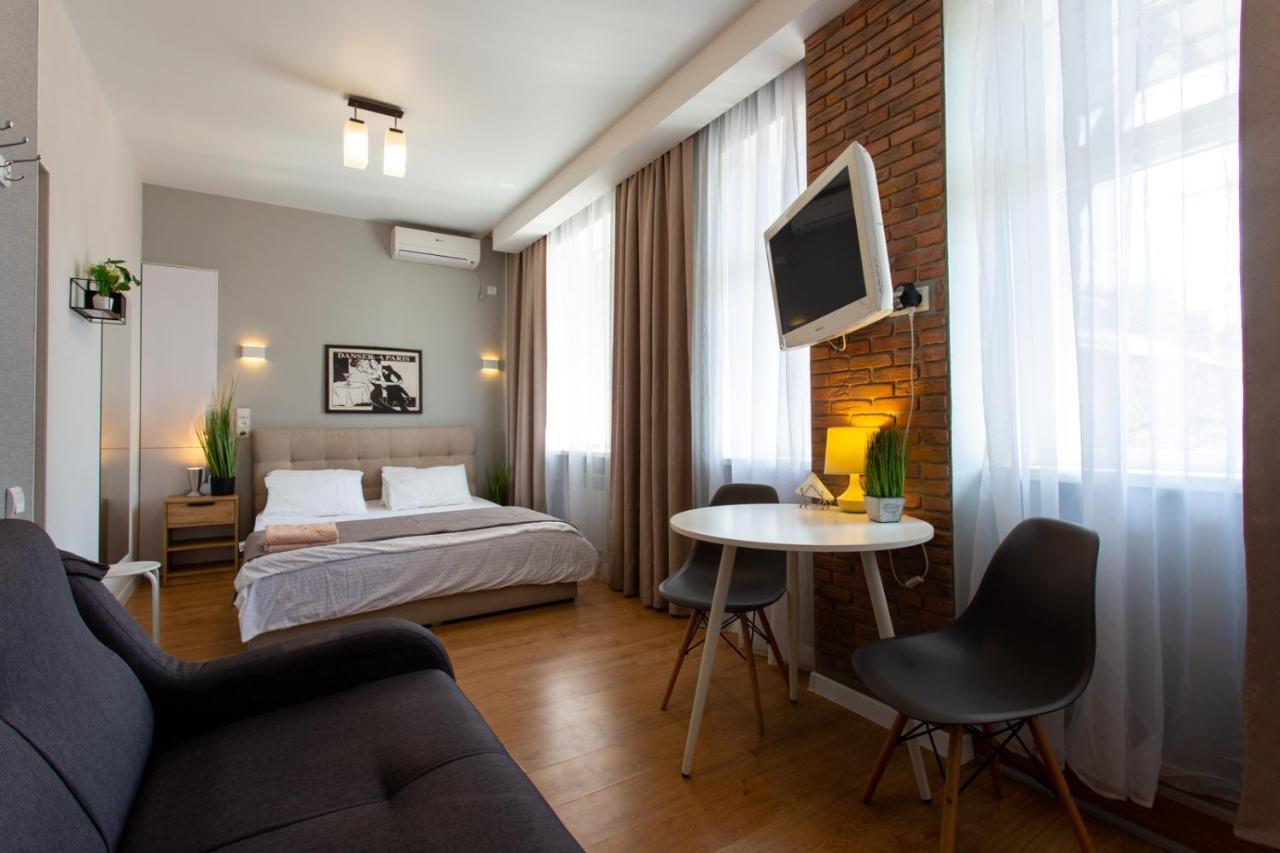 Modern Studio Beside Metro Yaroslava Mudroho, Universytet - Chernyshevska Str 95-7 Kharkov Ngoại thất bức ảnh