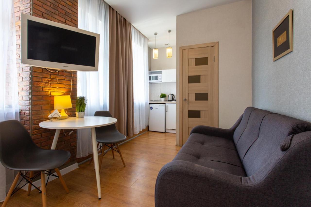 Modern Studio Beside Metro Yaroslava Mudroho, Universytet - Chernyshevska Str 95-7 Kharkov Ngoại thất bức ảnh