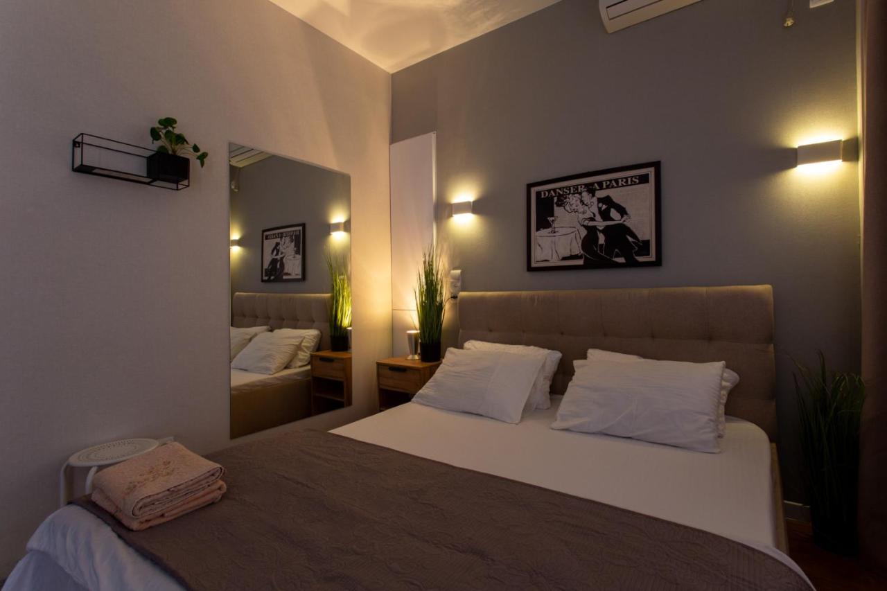 Modern Studio Beside Metro Yaroslava Mudroho, Universytet - Chernyshevska Str 95-7 Kharkov Ngoại thất bức ảnh